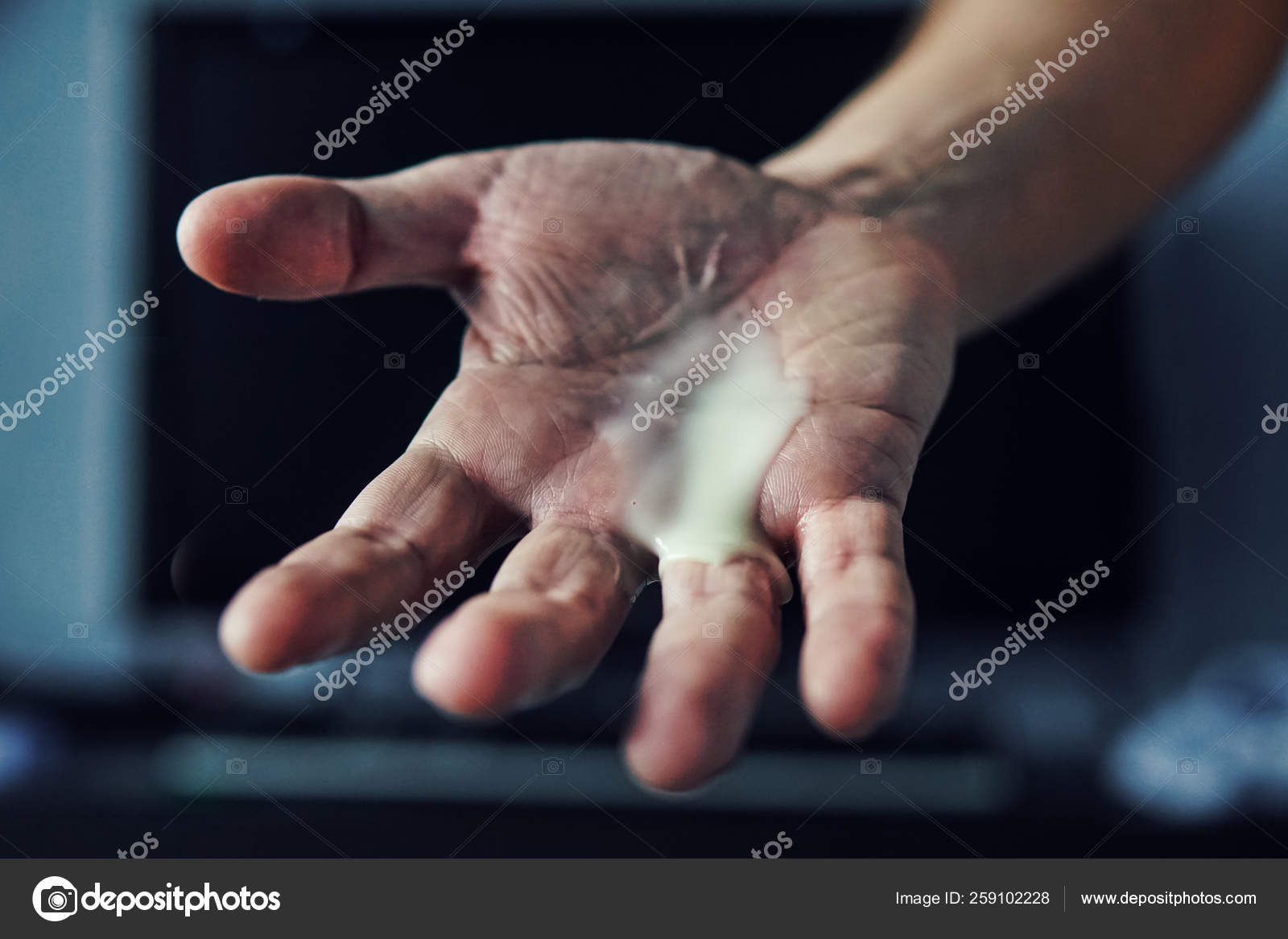 1647483401402