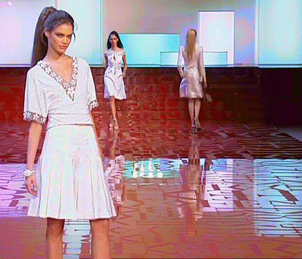 VALENTINO   PARIS FASHION WEEK FEM PE 2005