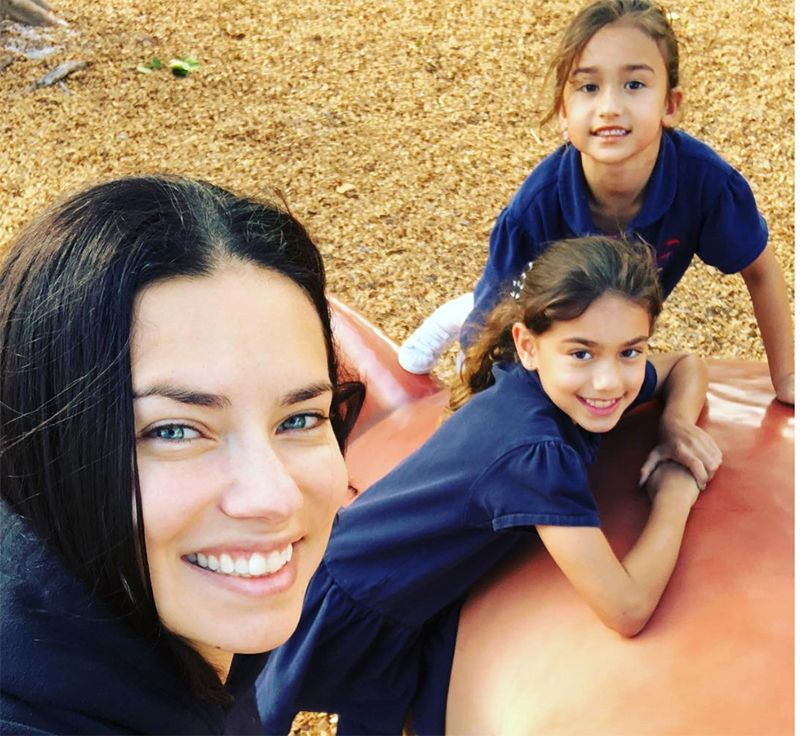 Adriana lima kids 1543594114763