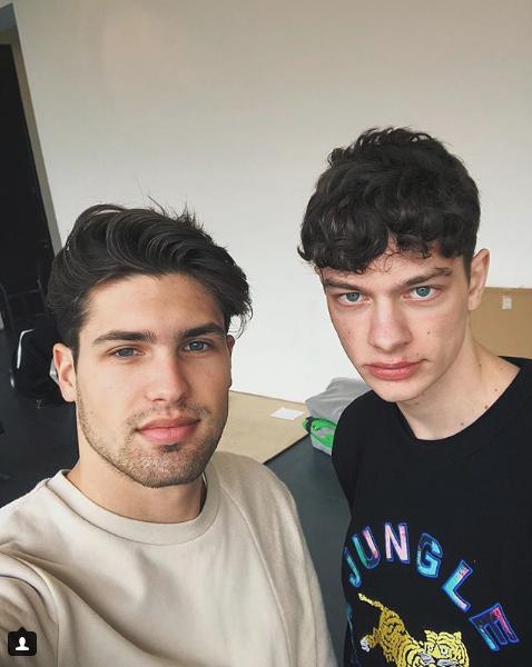 E85EE416 31A9 4113 BDA3 11F4AC0EC0AE