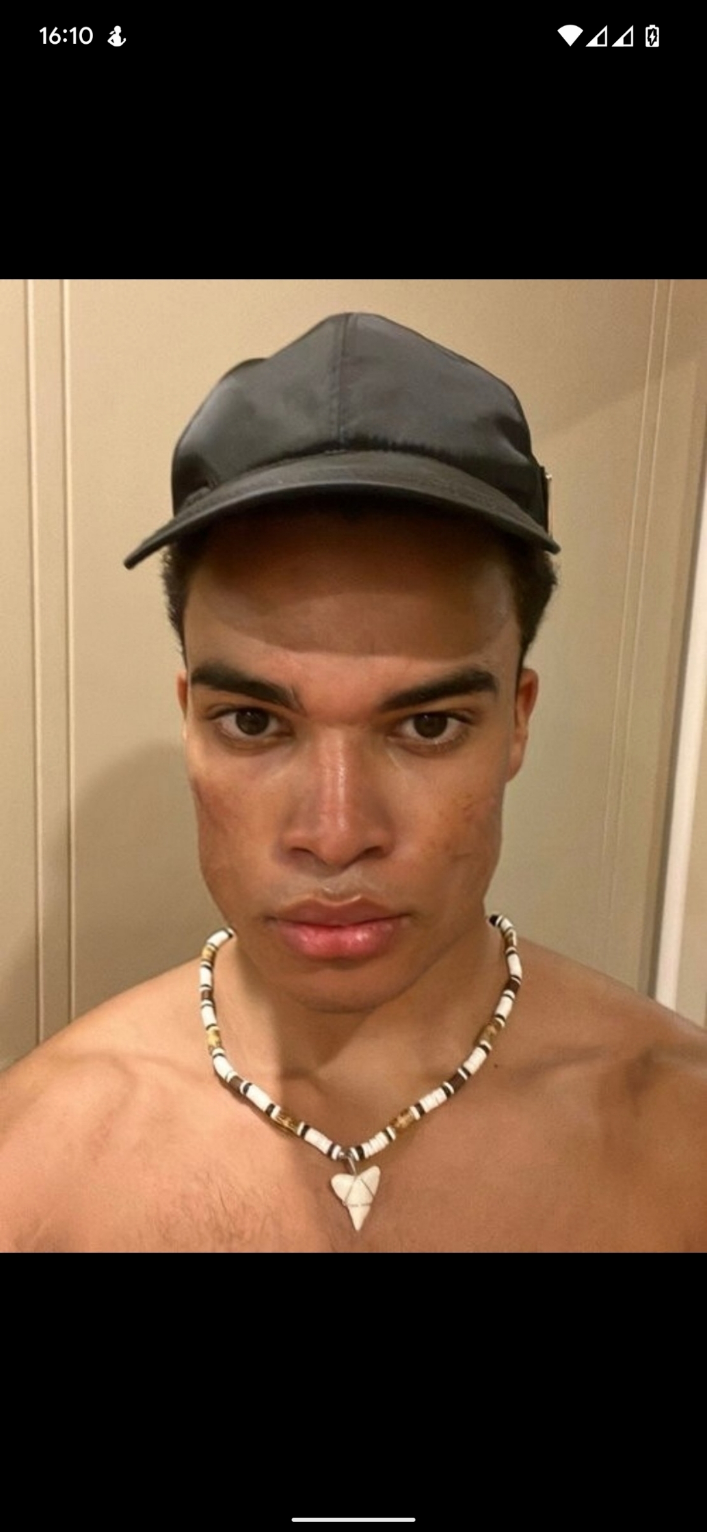 FaceApp 1648735902329
