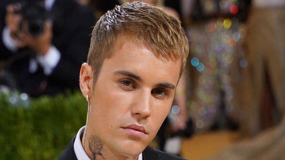 Justin Bieber - Age, Life & Songs - Biography