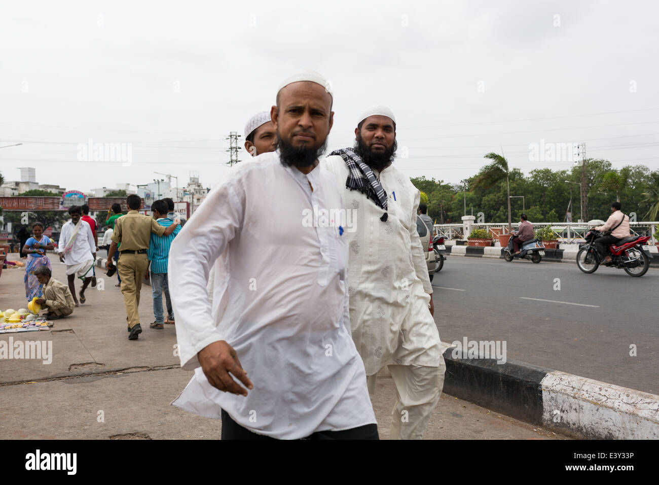 Indian muslim walking down the streets of hyderabadindia E3Y33P