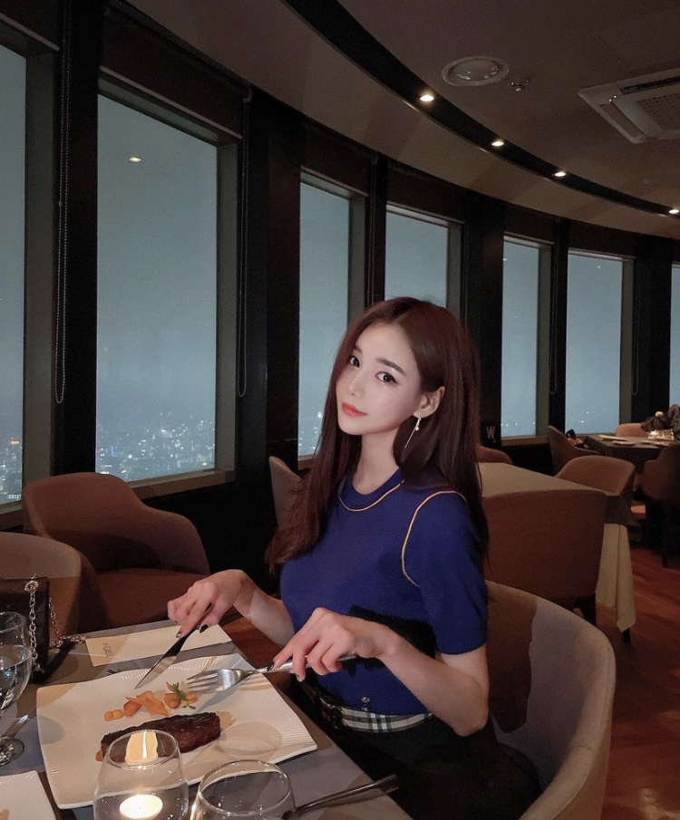 E435A2AE 0E4E 4F30 B3C9 B71E7E04817F