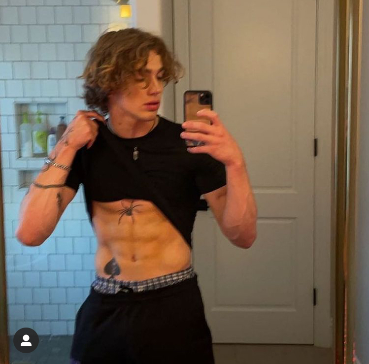 455383D5 6824 4C7B B5E2 4917F1B58BC4