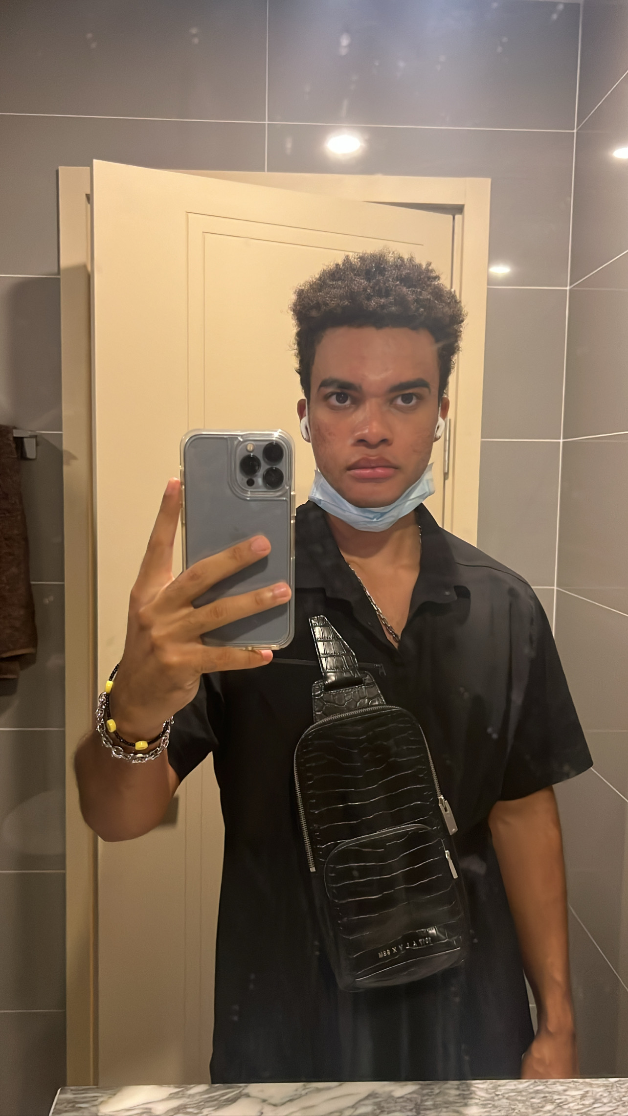 594BD9F9 FC80 41C0 A5B5 68269EA3B7BB