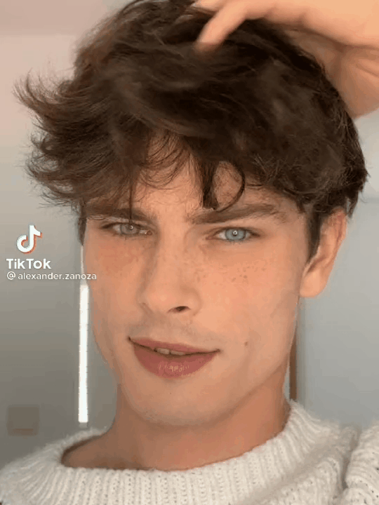 GIF 220428 220406