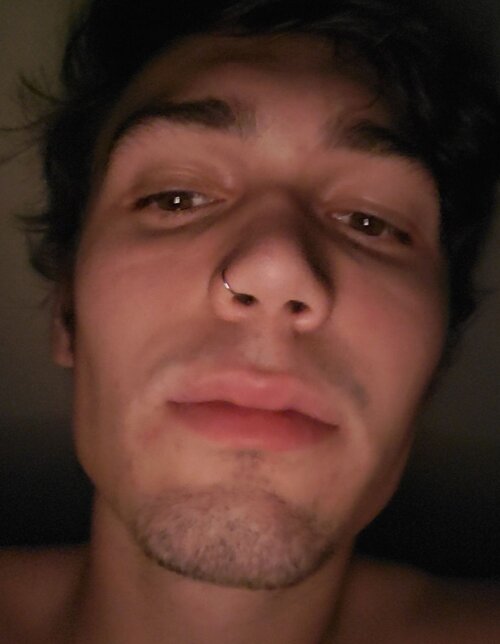 Screenshot_20220329-223809_Snapchat.jpg