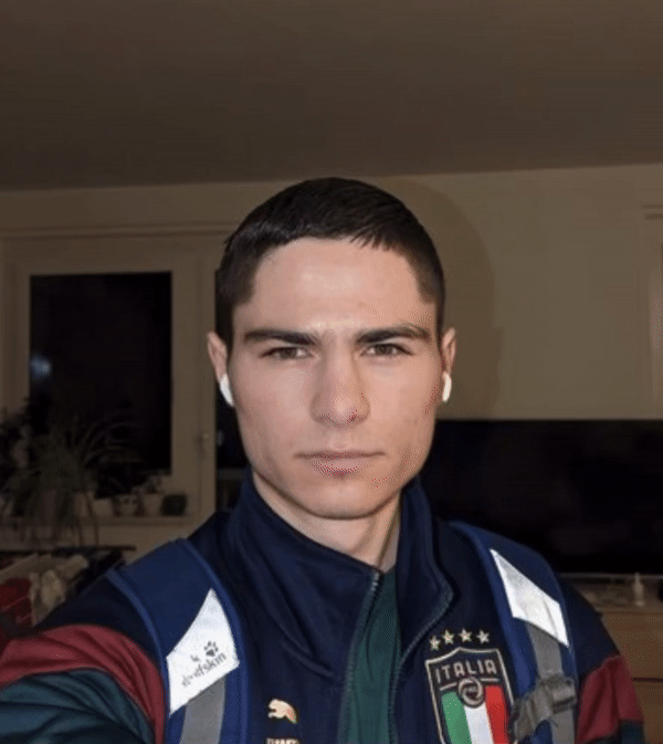 A2720536 6243 4B42 A04E 270C92B5736A