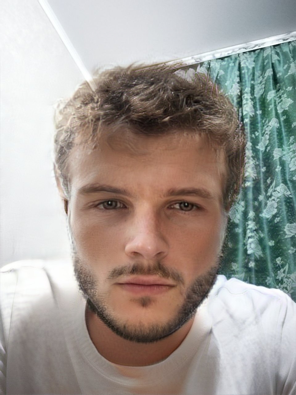 FaceApp 1651933271533