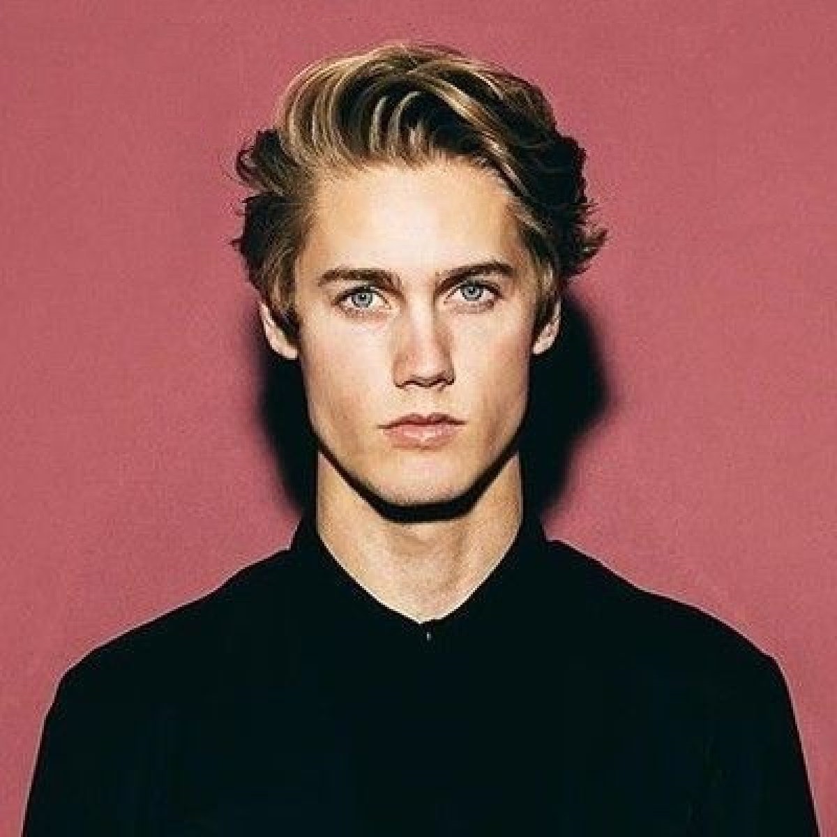 Neels Visser 1200x12002