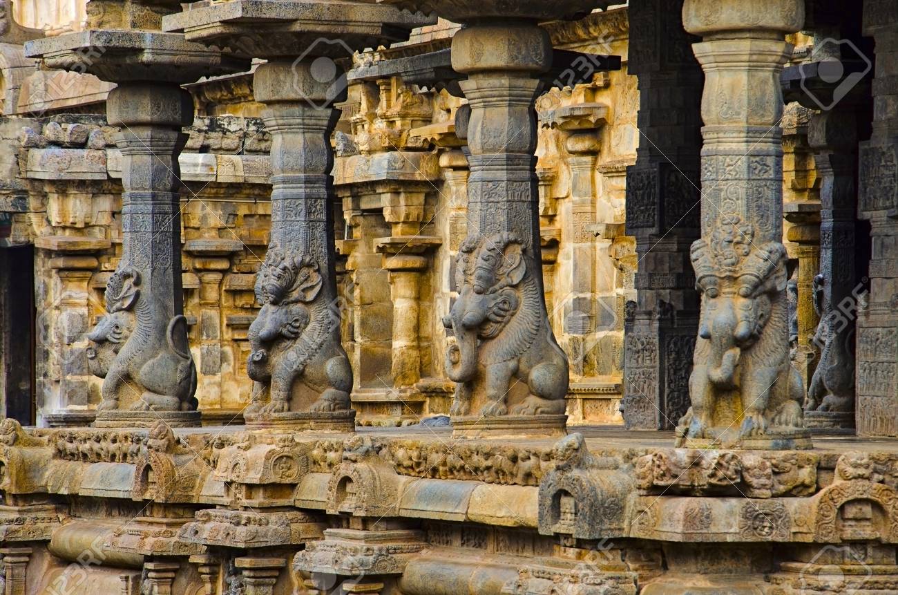 100218051 carved idols on the inner wall of airavatesvara temple darasuram kumbakonam hindu sh