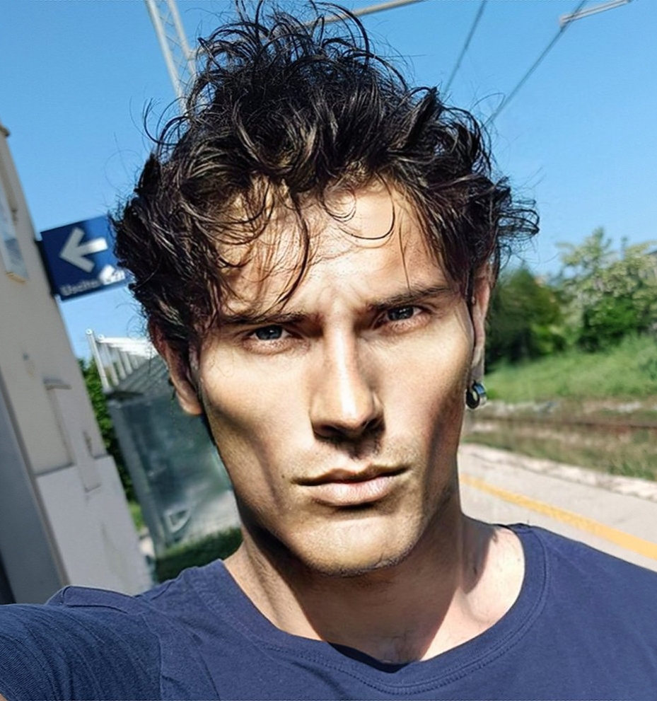 FaceApp 1652468718483