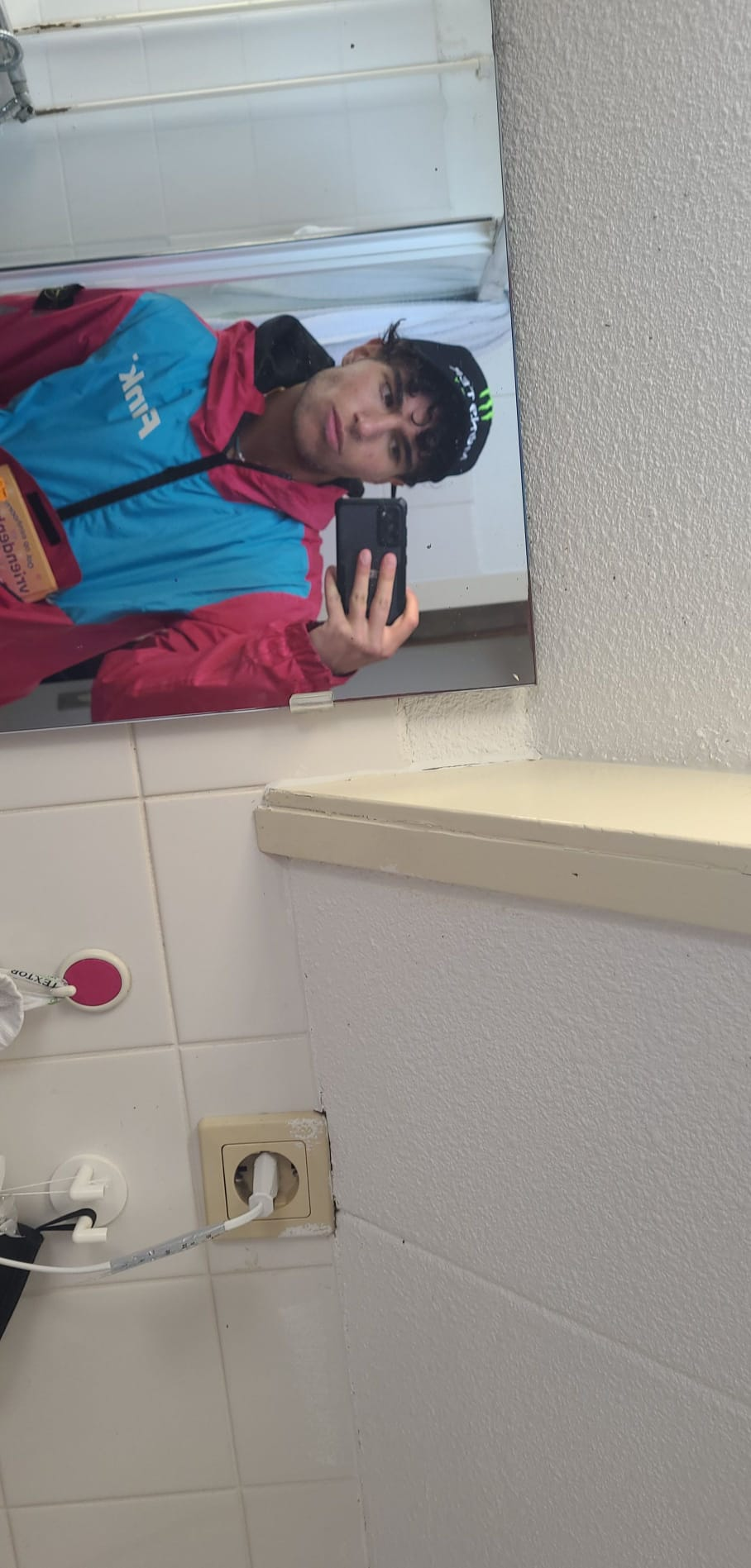 1652543542177