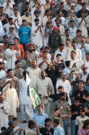 Pakistani crowd i