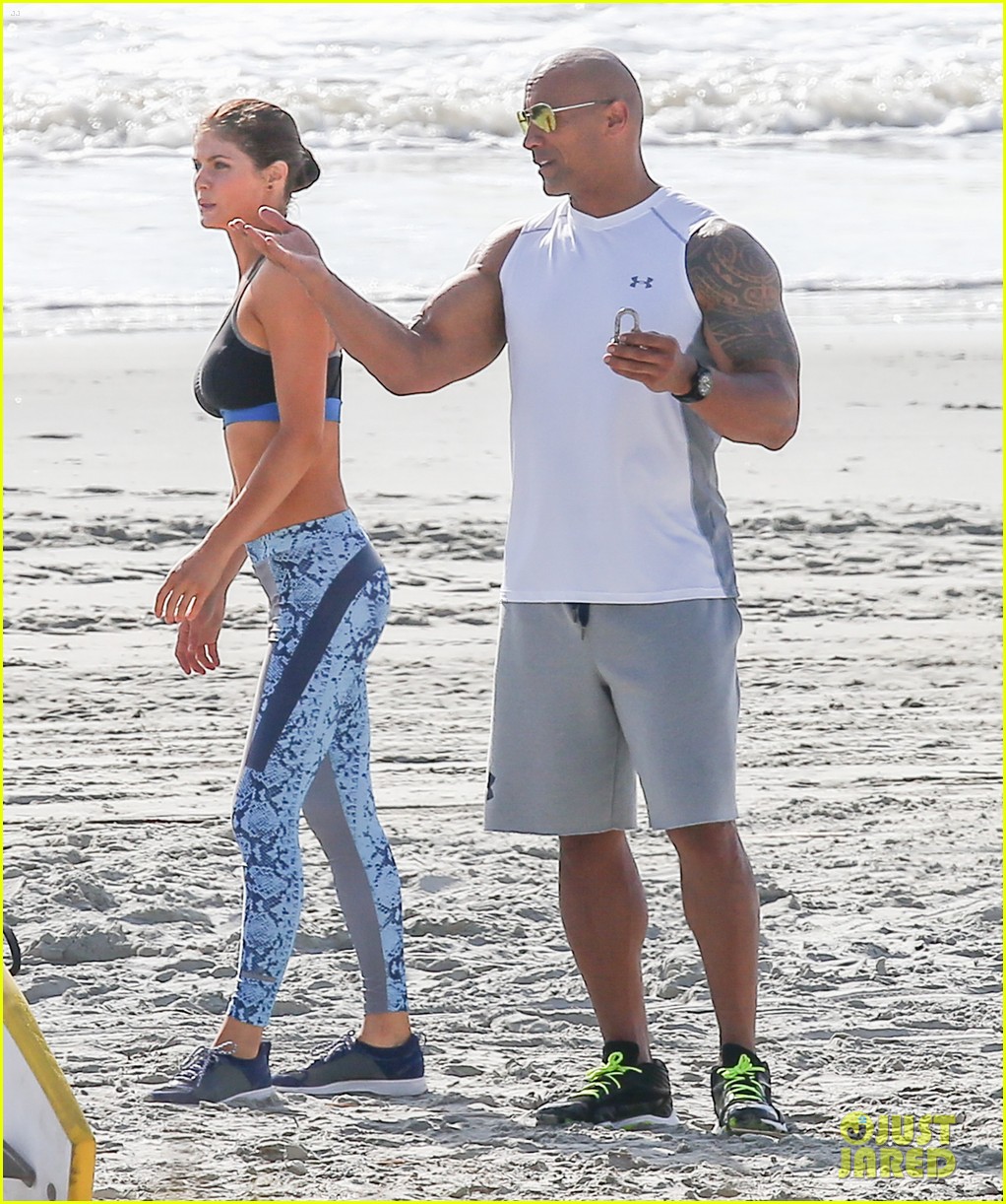 Zac efron alexandra daddario baywatch beach set 43