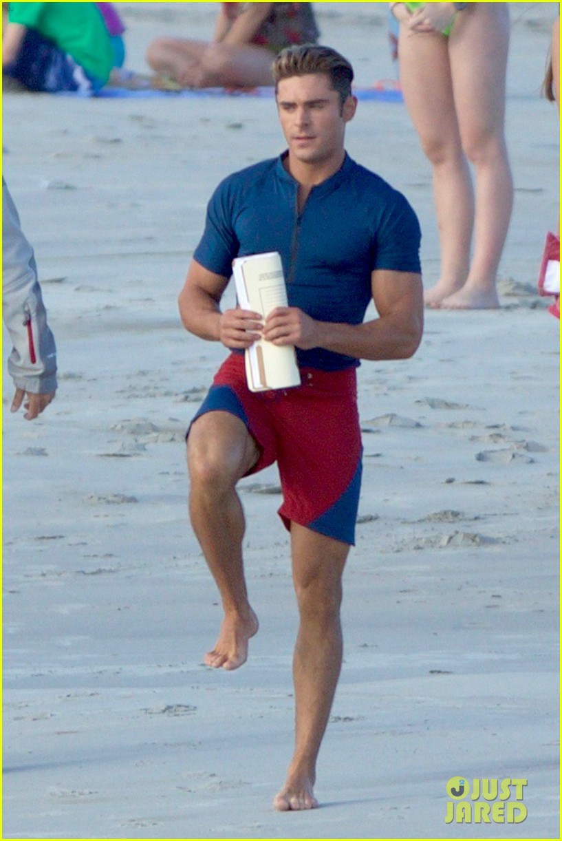 Zac efron alexandra daddario baywatch beach set 11