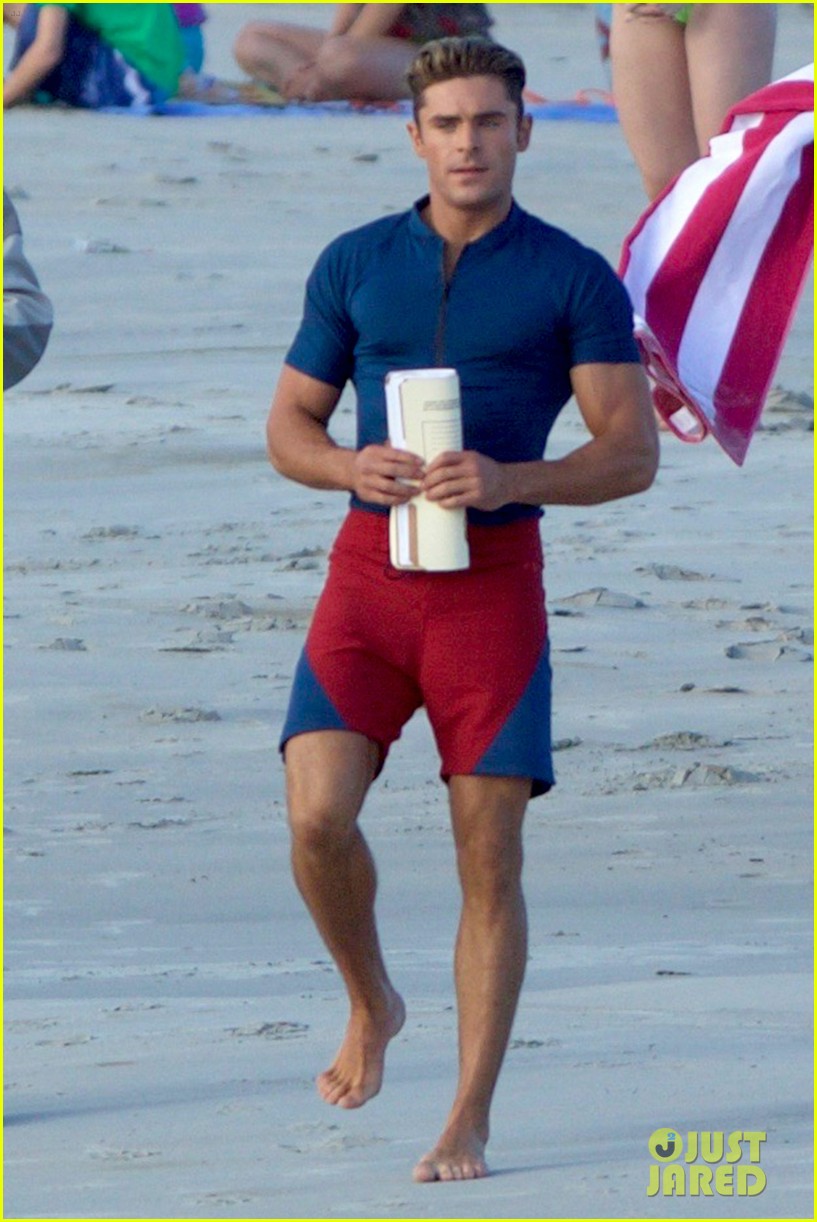 Zac efron alexandra daddario baywatch beach set 04