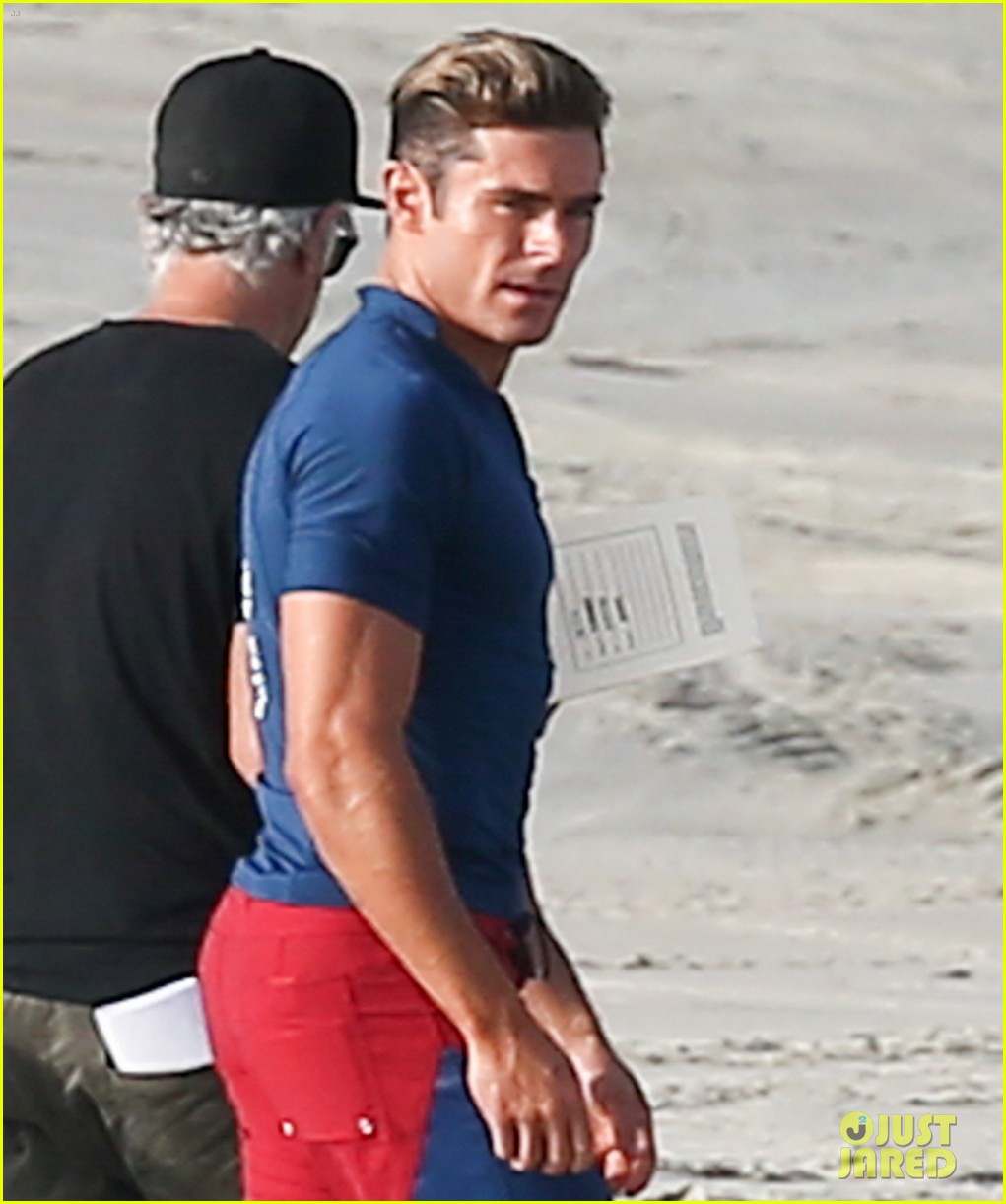 Zac efron alexandra daddario baywatch beach set 01