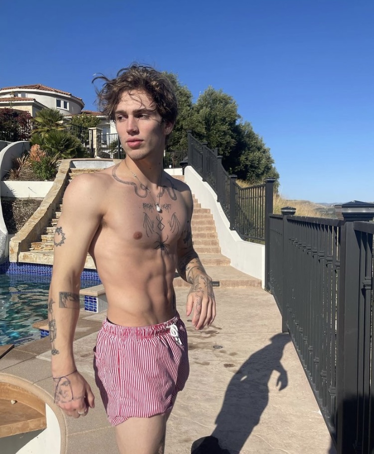 306367ED 3D5C 449D BEFF B6E858F4ED30