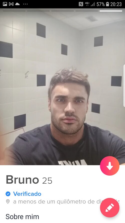 Screenshot_20220603-202355_Tinder.jpg