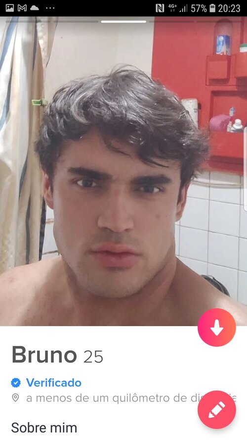 Screenshot_20220603-202346_Tinder.jpg