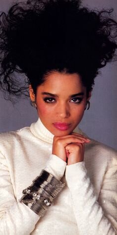 681858aa8c2a3d9de1a08ace9c9c7332--francesco-scavullo-lisa-bonet.jpg