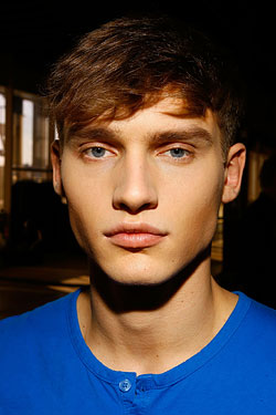 20090402 newboy 250x375