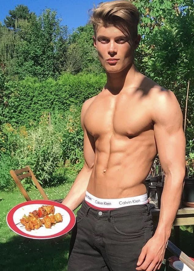 76F2FF7A 3C25 4671 A447 E6593C79256E