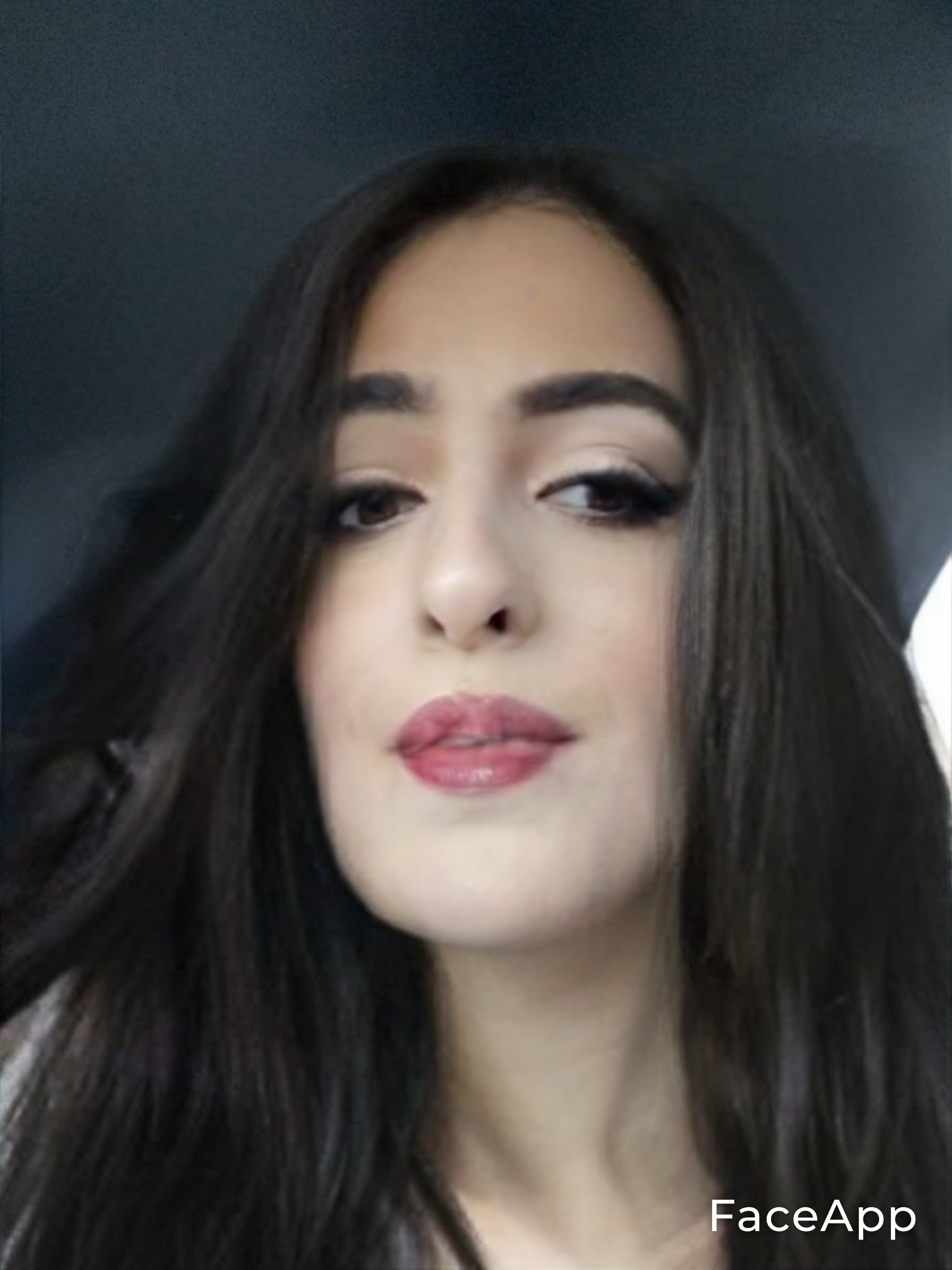 FaceApp 1658448992328