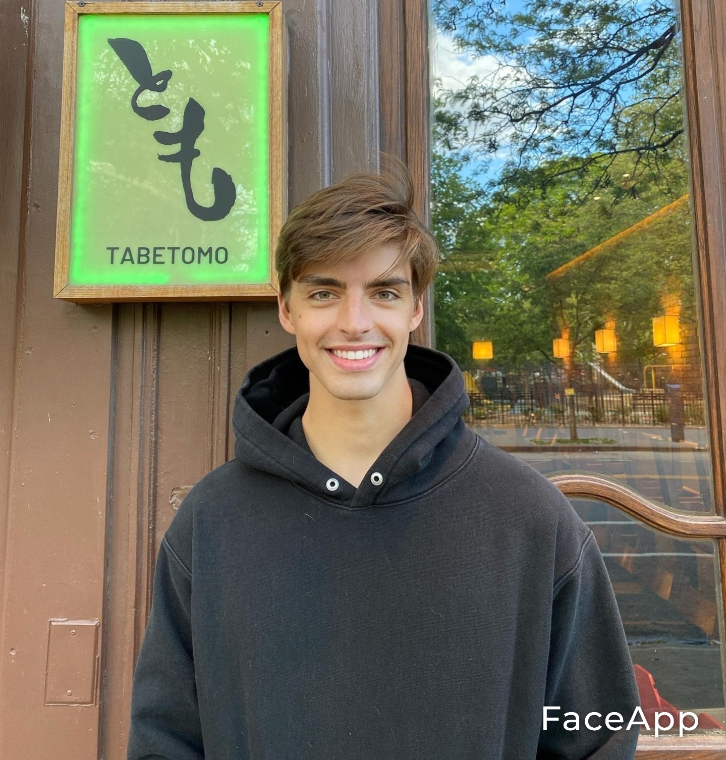 FaceApp 1659144357680