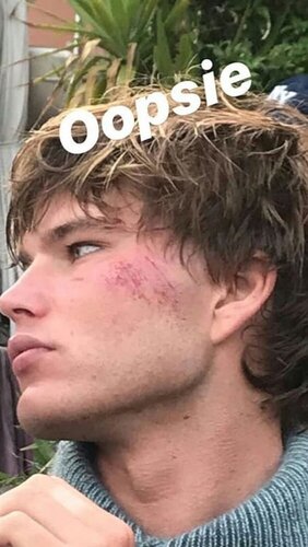 BB1261D2 5060 4692 9E08 E72C20289C6B