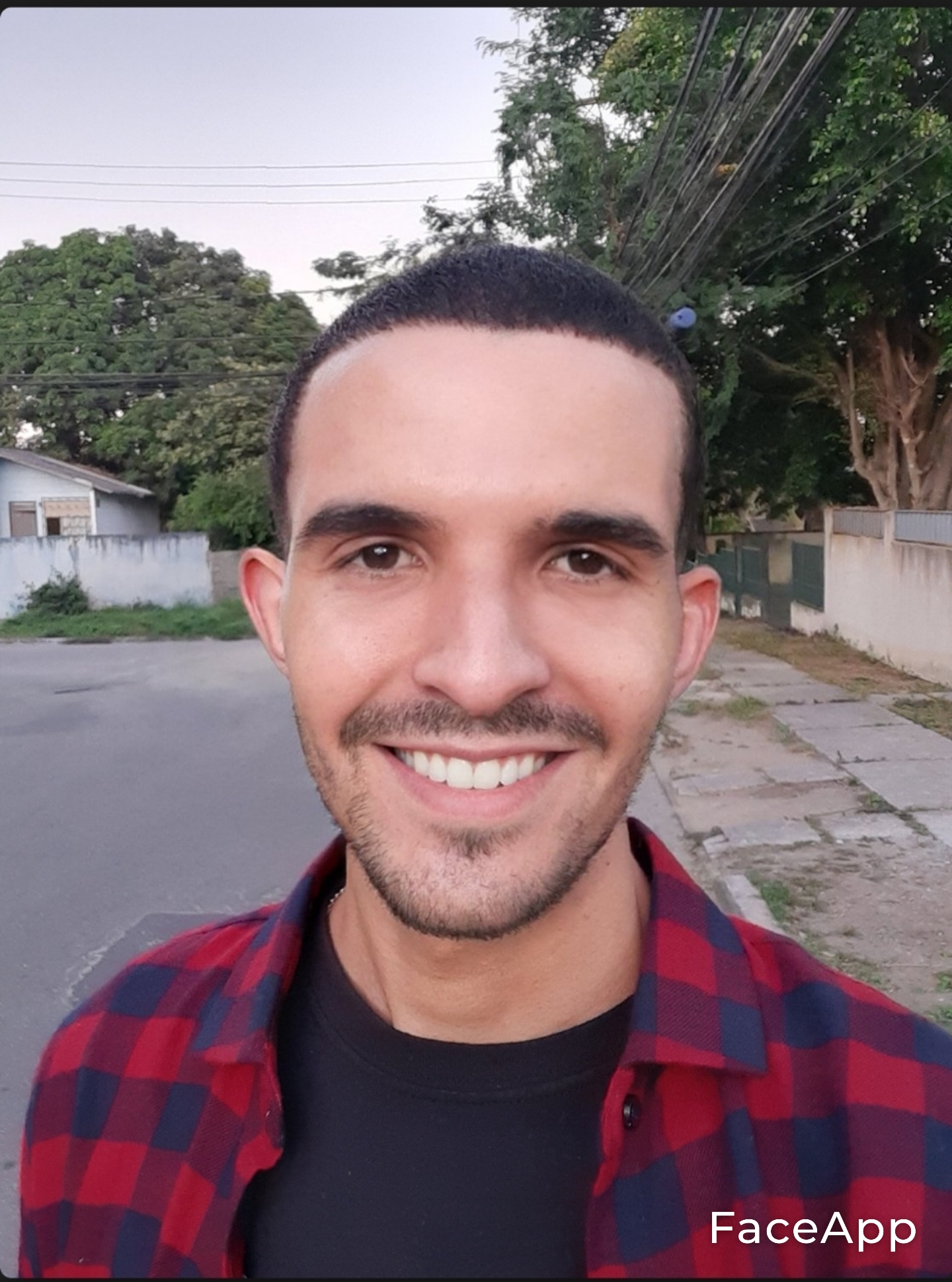 FaceApp 1659541763074