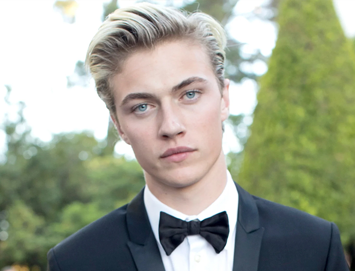 Lucky Blue Smith 2208805778