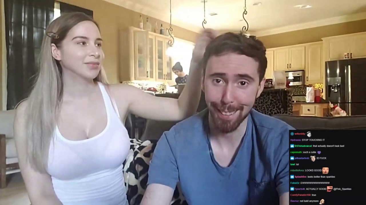 Streamers Asmongold and Pink Sparkles Split1