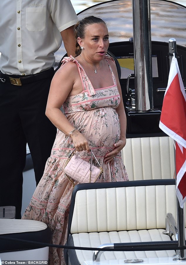 33147211 26A5 4DE2 A59F AD89D04BC353
