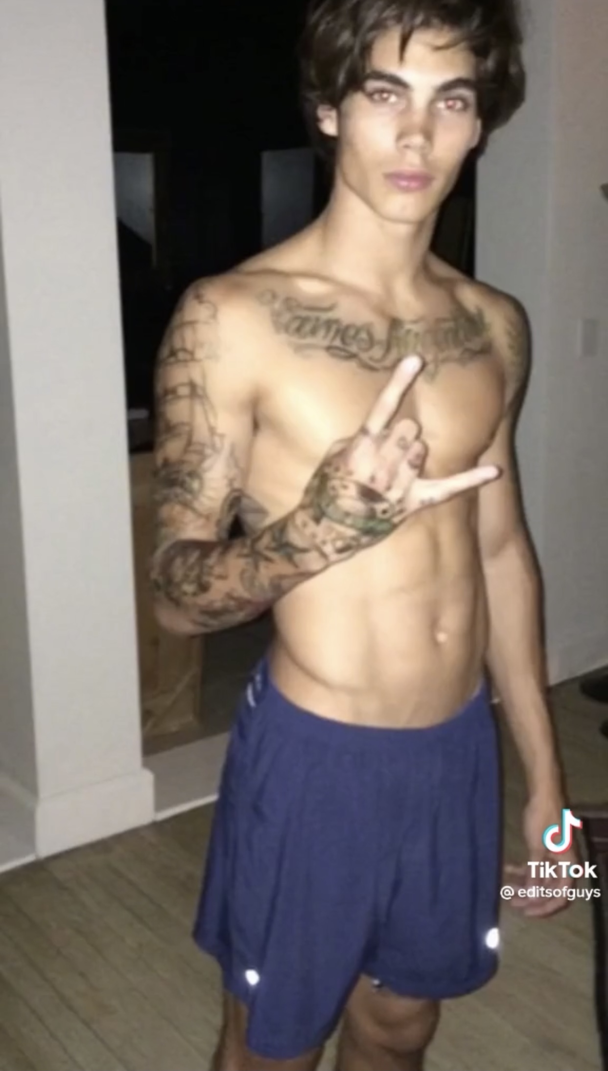 8B053CD0 C1CF 4DA0 9703 0F4EC303A5E3