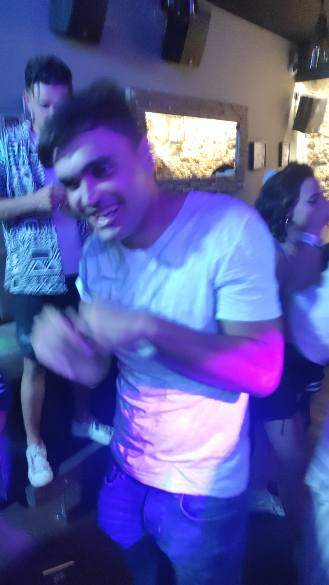 AC7D6963 B456 46A4 BF02 2945CB10FB76