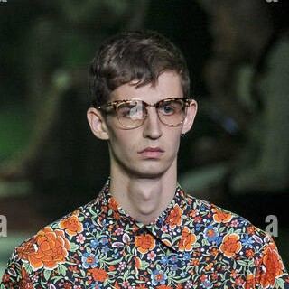 Milan fashion week mens ss 2017 gucci catwalk featuring model where GKBHJM2