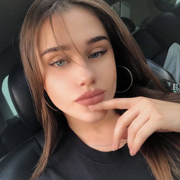 Beautiful Ukrainian women 768x768