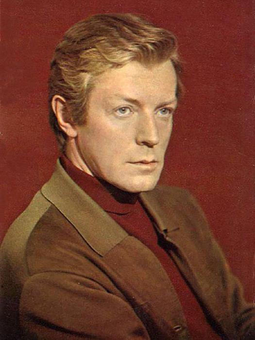 1758624