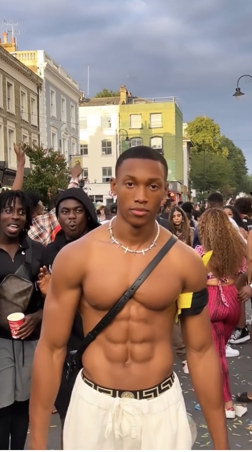 F5527A85 C661 43CA A664 1AD36B7E771A