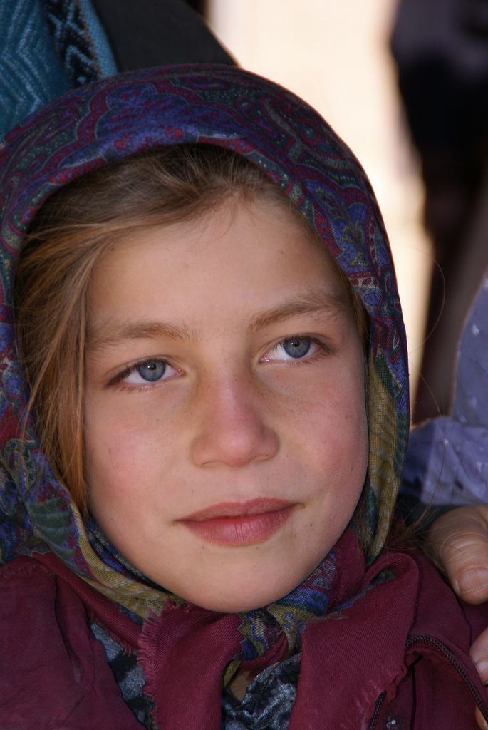 A1e2e406255a6c86f06f68f4765d9012  afghan girl afghans