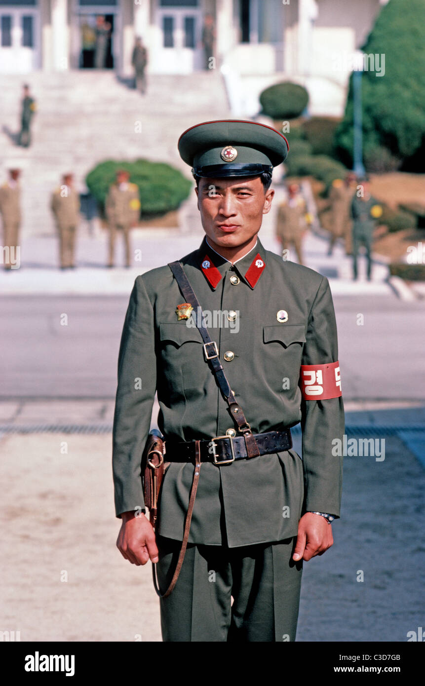North korean guard kpa soldier army dmz line panmunjon between north C3D7GB