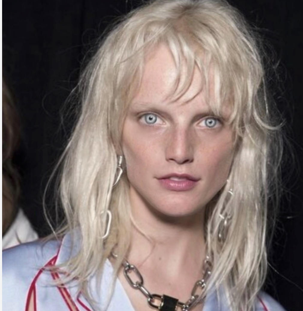 5D1A7872 CA7F 4810 A837 26729CFC2082