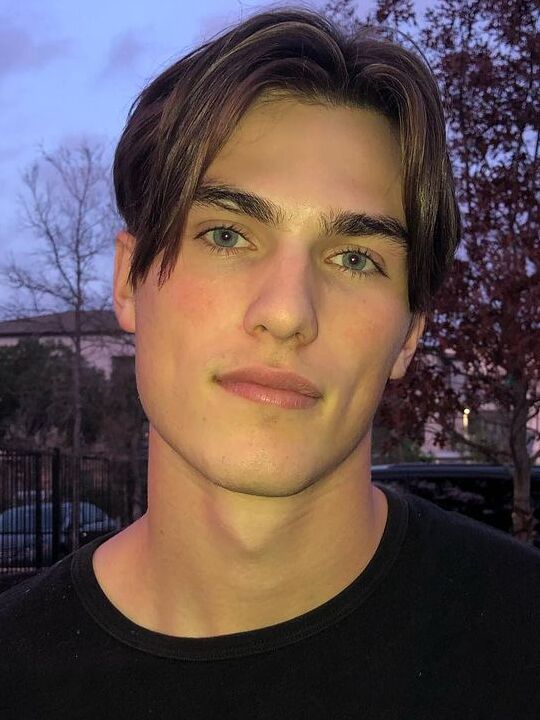 61FBAFEA DB23 4DDA B5A8 BBDADFCBD5EC