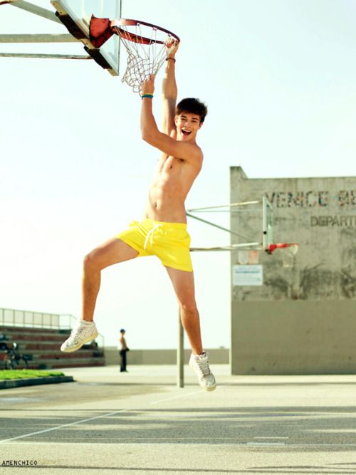 Amenchico  follow this Chico blog    Teenage Dream