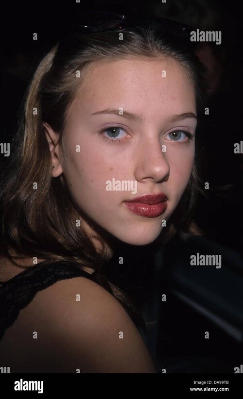 Scarlett johansson en la joven estrella premios en nickelodeon teatro en universal city ca 199