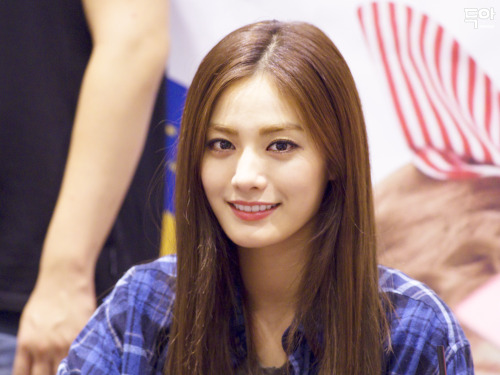 Tumblr nb73m4ENxt1rzntzao1 500