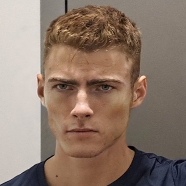 Picsart 22 11 08 23 07 05 974